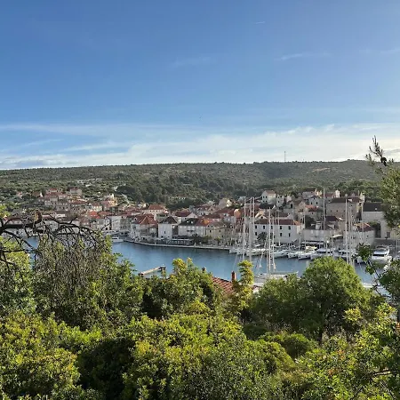 Birke With Pool And Sea View Floor Three Apartment Milna (Brac)